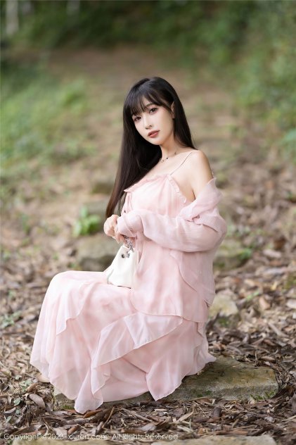 前女友后悔哭我的老婆是首富