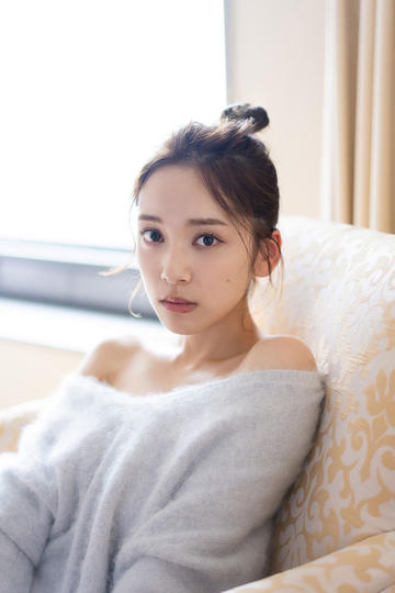 边吃奶边添下面好爽奶水视频