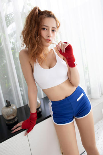 国产自拍边溜冰边吹